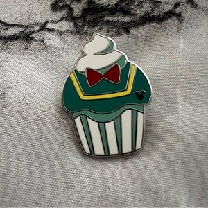 Disney | Donald Duck Cupcake Pin